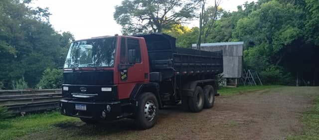 Caçamba pastre - Equipamentos de Transporte para locação em Cordilheira Alta, SC