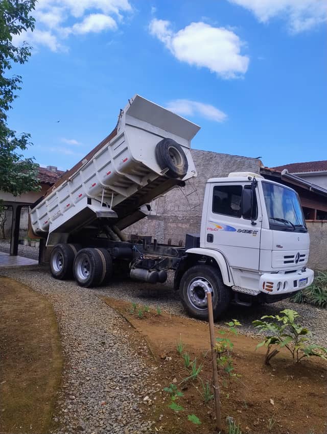 Mercedes Benz 2423k traçado - Equipamentos de Transporte para locação em Joinville, SC