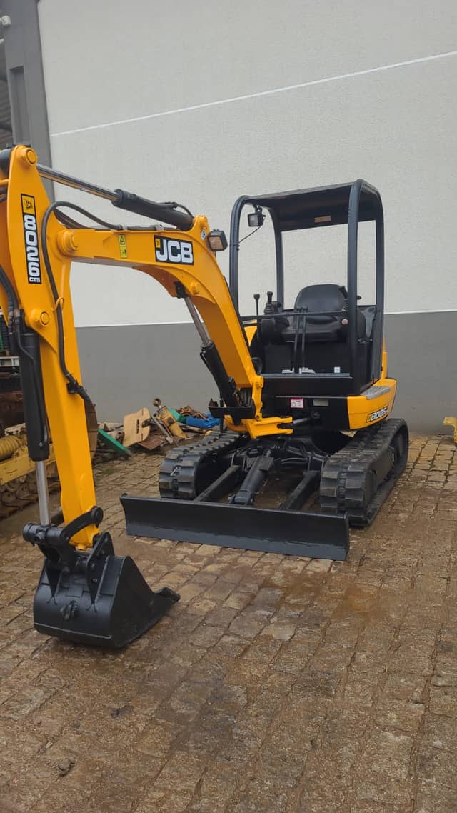 JCB8026 - Equipamentos Pesados para locação em Videira, SC