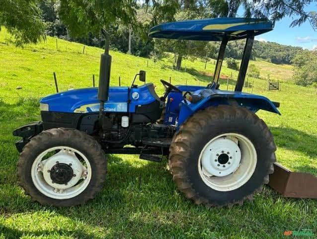 Trator New Holland - Equipamentos Agro para locação em Campo do Tenente, PR