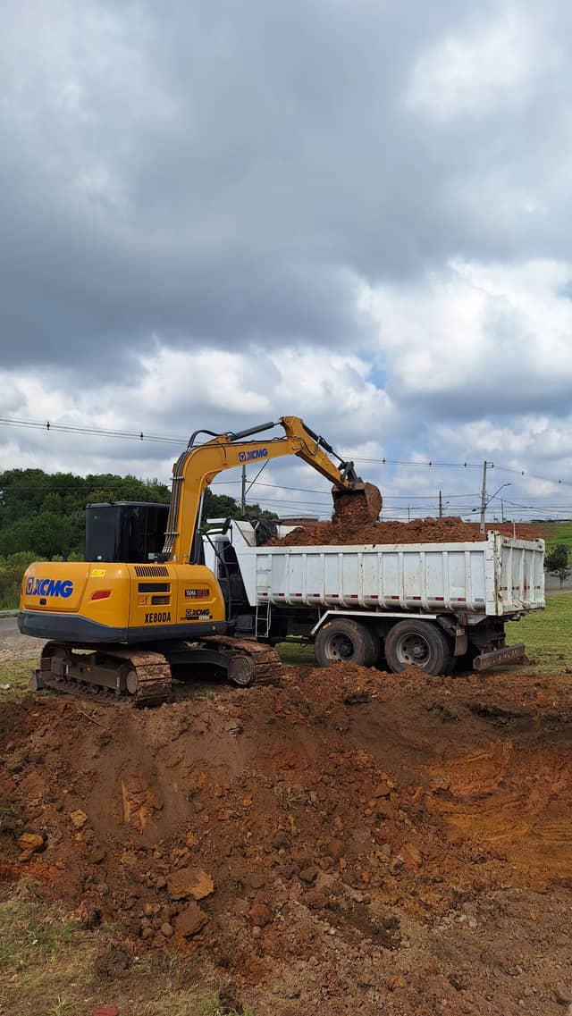 XCMG 8 toneladas - Equipamentos Pesados para locação em Curitiba, PR
