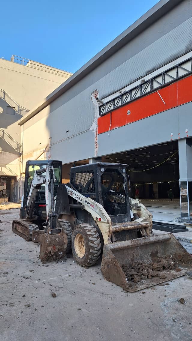 Mini carregadeira TEREX TSR - 50 - Equipamentos Pesados para locação em Curitiba, PR